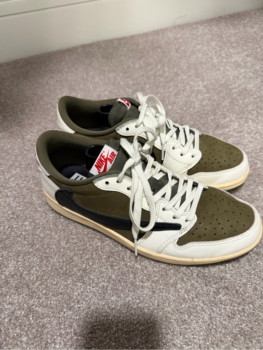 Travis Scott x Air Jordan 1 Low OG Medium Olive Men’s Size 9